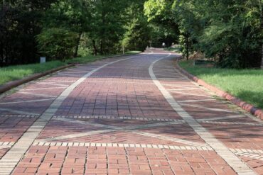 4 Signs It’s Time to Seal or Resurface Your Driveway